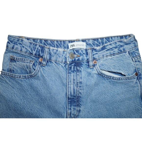 Zara High Rise Light Wash Mom Jeans – Size 8 (EUR 40, MEX 30) - Picture 4 of 7
